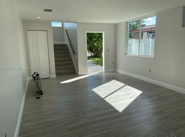 Foto del edificio - 175 E 16th St