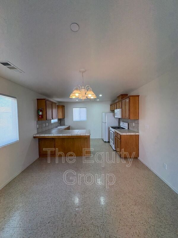 Foto del edificio - 2106 W Lark Ave