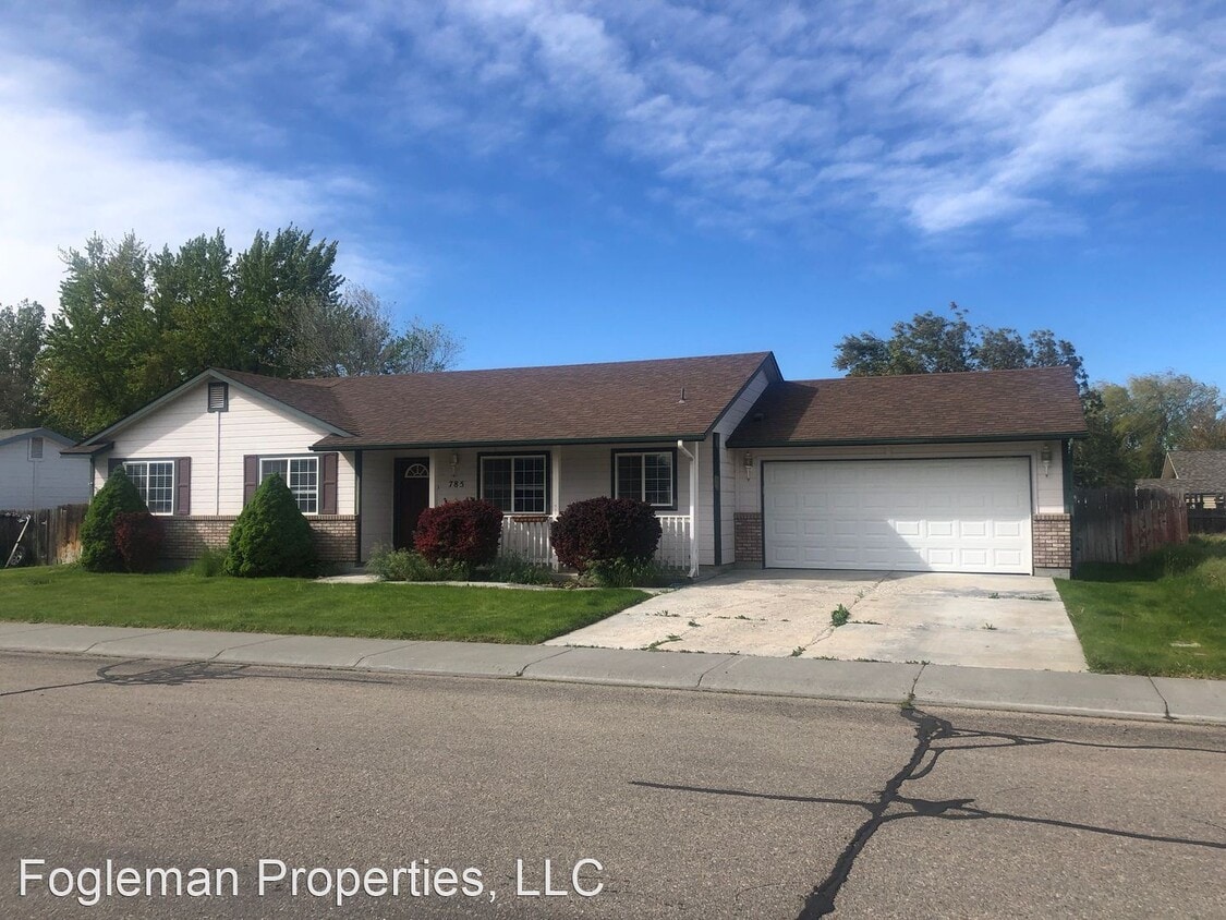 Primary Photo - 3 br, 1.5 bath House - 785 Willow