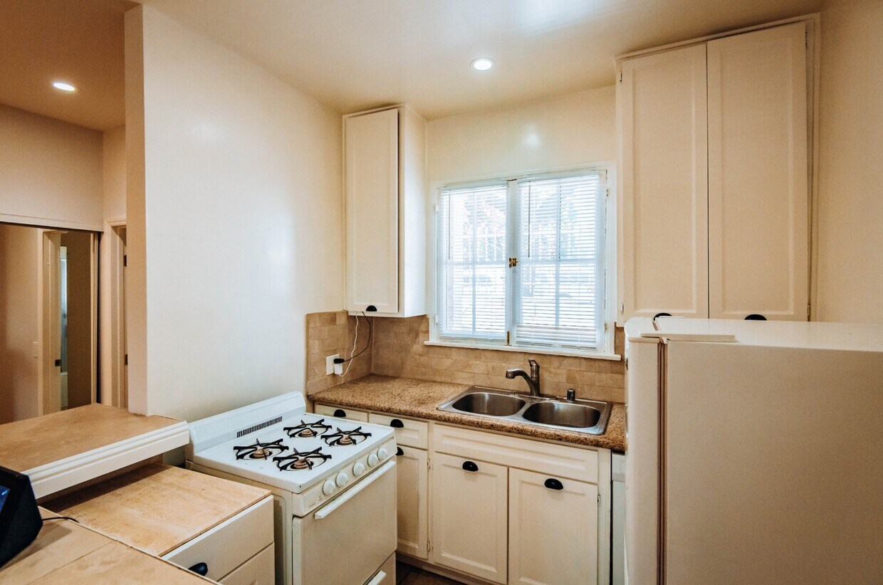 9035 Rangely Ave Unit 1.2, West Hollywood, CA 90048 Apartments in