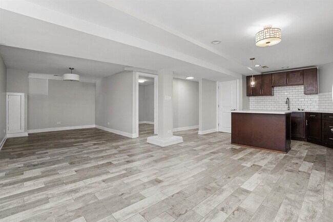 Building Photo - 4819 S Vincennes Ave