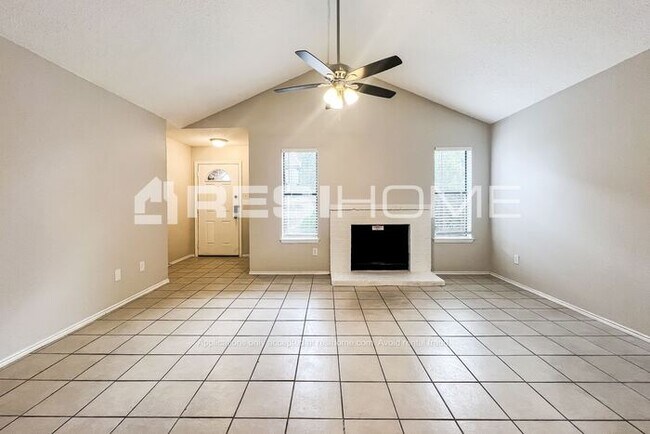 Foto del edificio - "Welcome Home! Get 1 month FREE RENT when ...