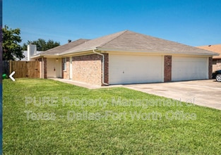 Building Photo - 729 Bluebonnet Dr