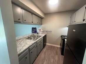 705 W 27th St S