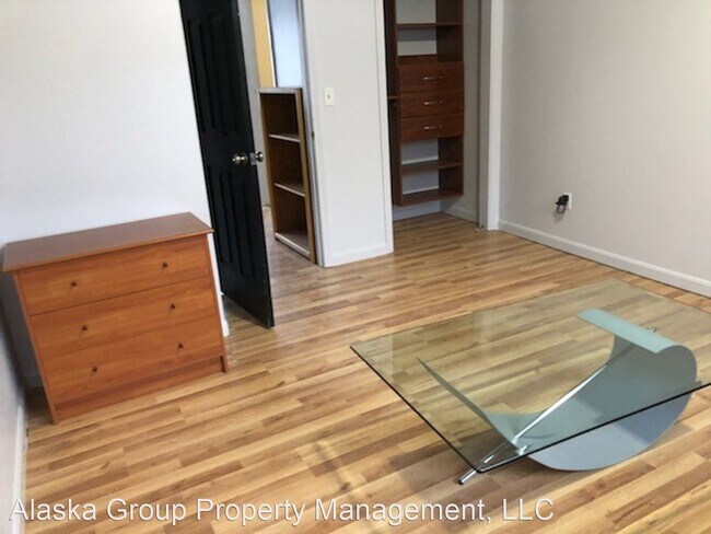 Building Photo - 3 br, 2 bath House - 733 Sunset Drive