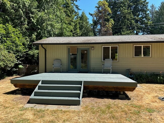 Building Photo - Bainbridge Rental Close to Town
