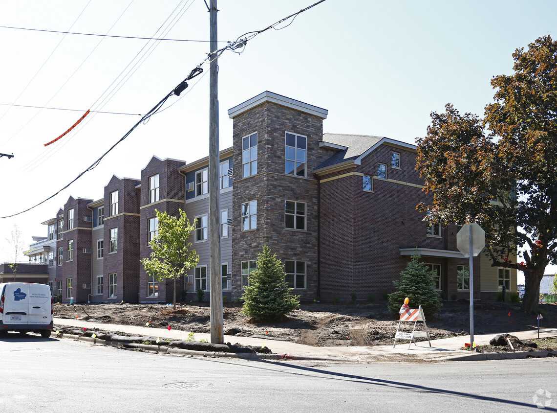 Building Photo - Cambrian Commons