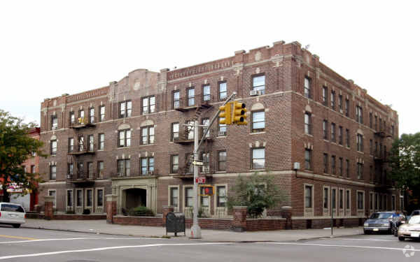 Primary Photo - 1209 Bushwick Ave