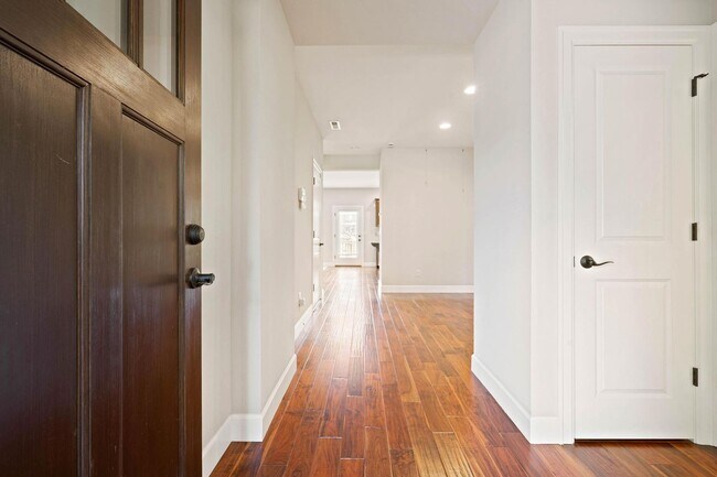 Foto del edificio - Spacious 4-bdrm/3-bath in North Bethany—Ga...