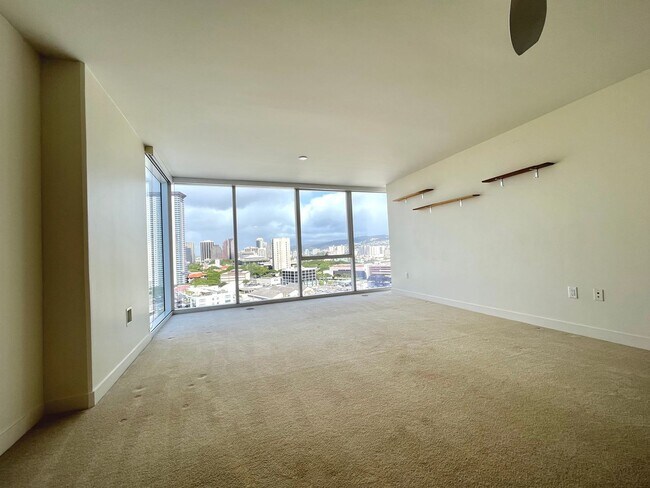 Building Photo - Symphony Honolulu: 2 Bed, 2 Bath w/ 2 Tand...