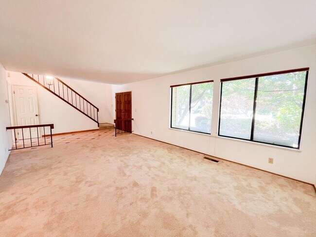 Building Photo - Castro Valley Home in Columbia