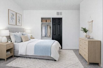 Building Photo - 8 Midland Heights Cir