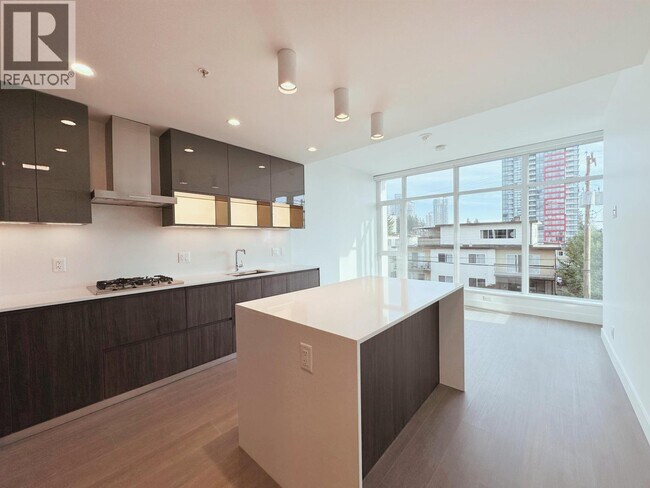 Photo du bâtiment - 6511-6511 Sussex Ave