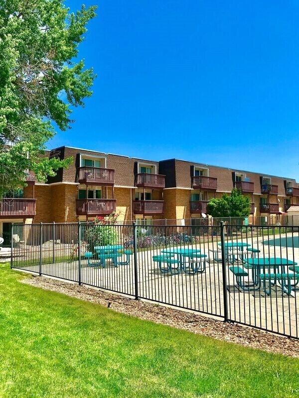 Foto del edificio - 11051 W 63rd Pl