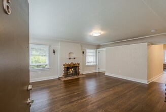 Building Photo - 5026 22nd Ave NE
