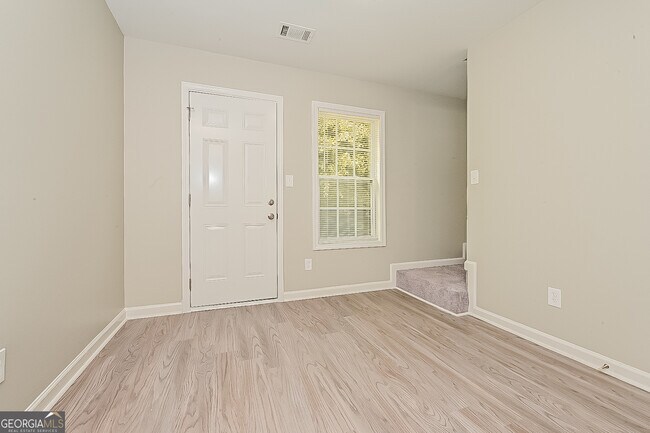 Building Photo - 411 Tina Hely Ct