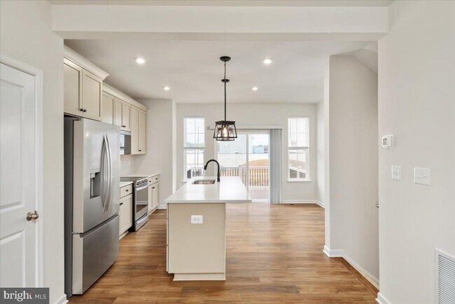 Building Photo - 210 Monteith Dr