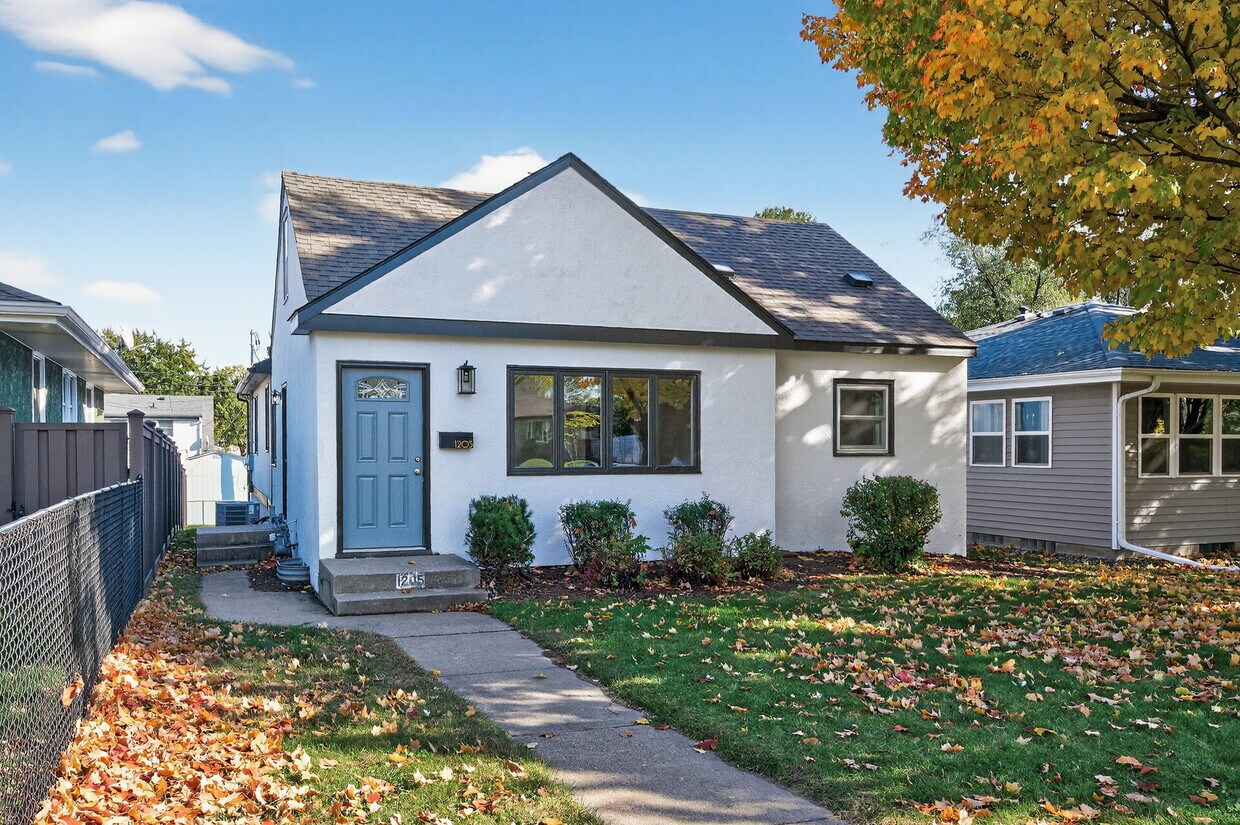 Foto principal - 1205 8th Ave S