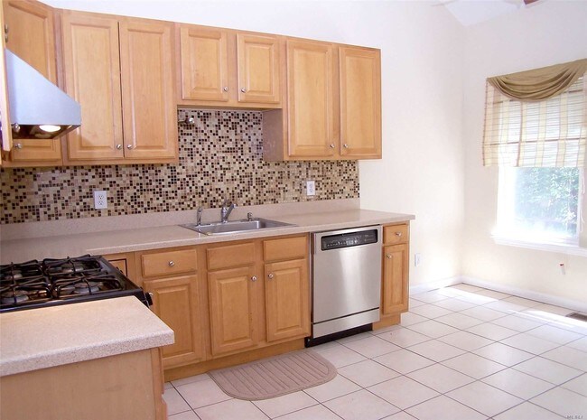 Foto del edificio - 49 Sunflower Ridge Rd