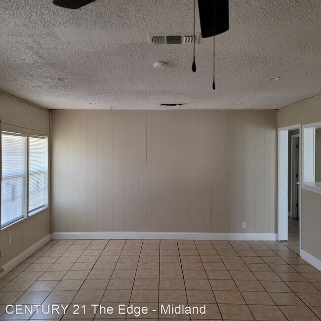 Building Photo - 2 br, 1 bath House - 2811 Roosevelt Ave.