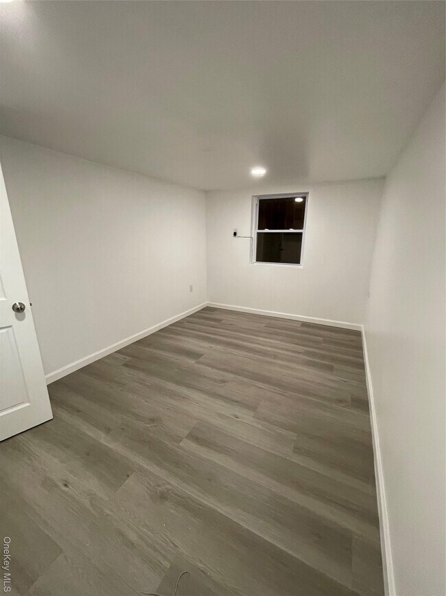 Foto del edificio - 50-52-52 48th St