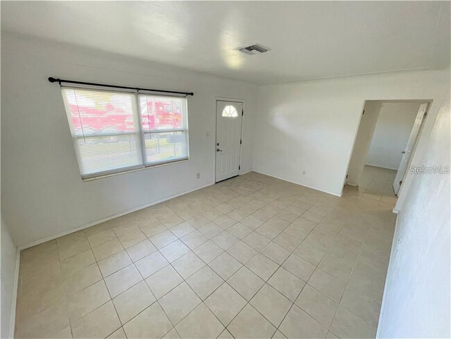 Building Photo - 2334 38th Ave N