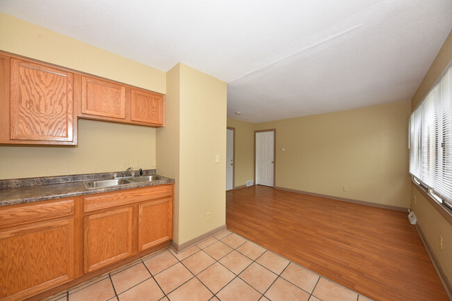 Building Photo - 5856 N 94th St