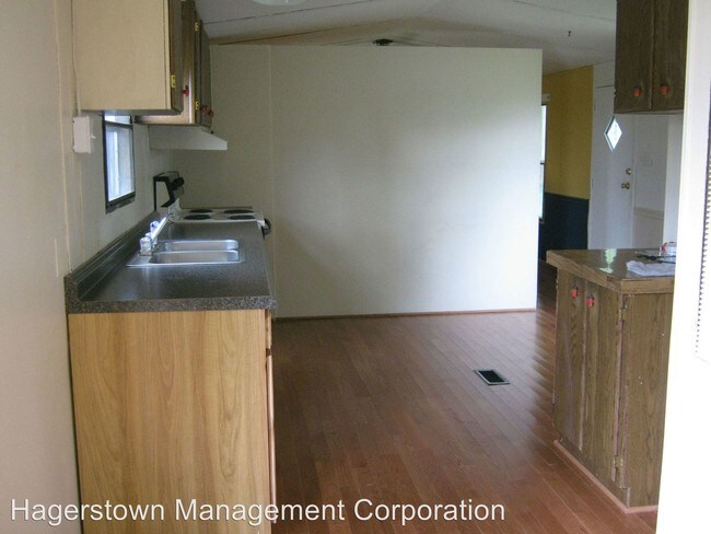Building Photo - 12202 Brookfield Ave