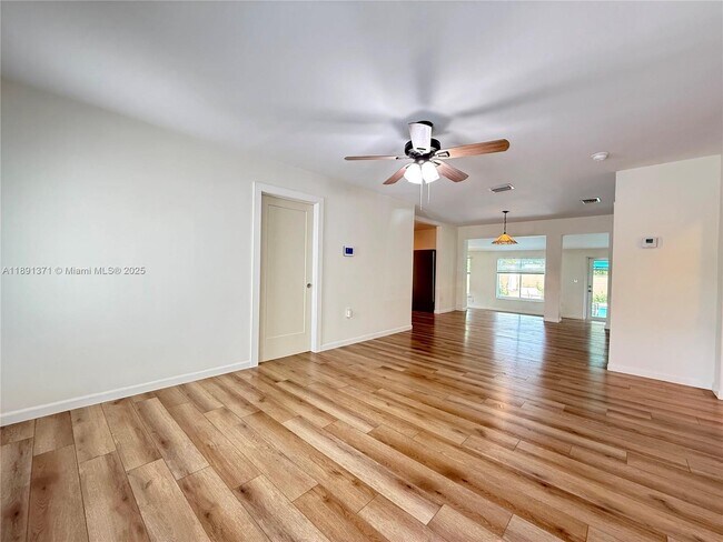Foto del edificio - 2625 SW 67th Ave