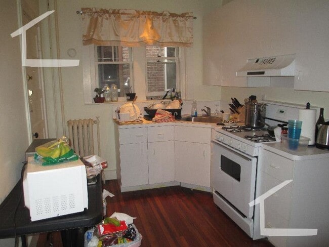 Building Photo - Brookline - 3 bed 2 bath - 8/1    (Washing...