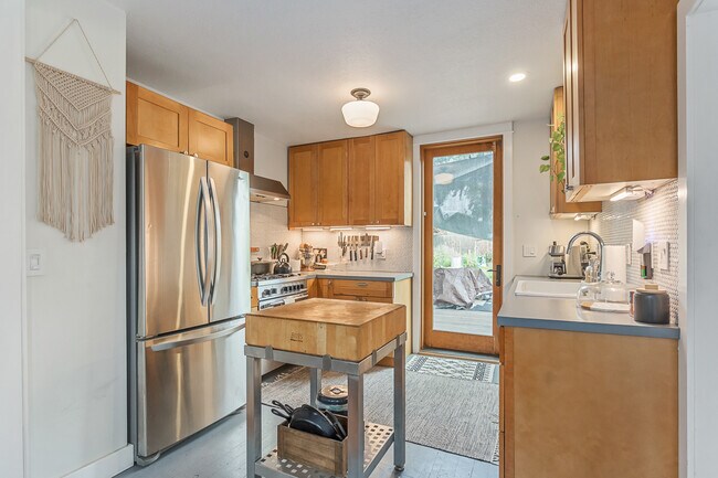 Foto del edificio - 6512 NE Alberta St