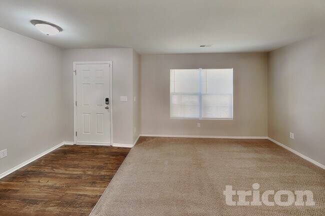 Building Photo - 4003 Larkhaven Village Dr