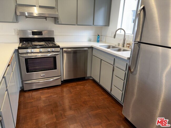 Building Photo - 1083 1/2 W Kensington Rd