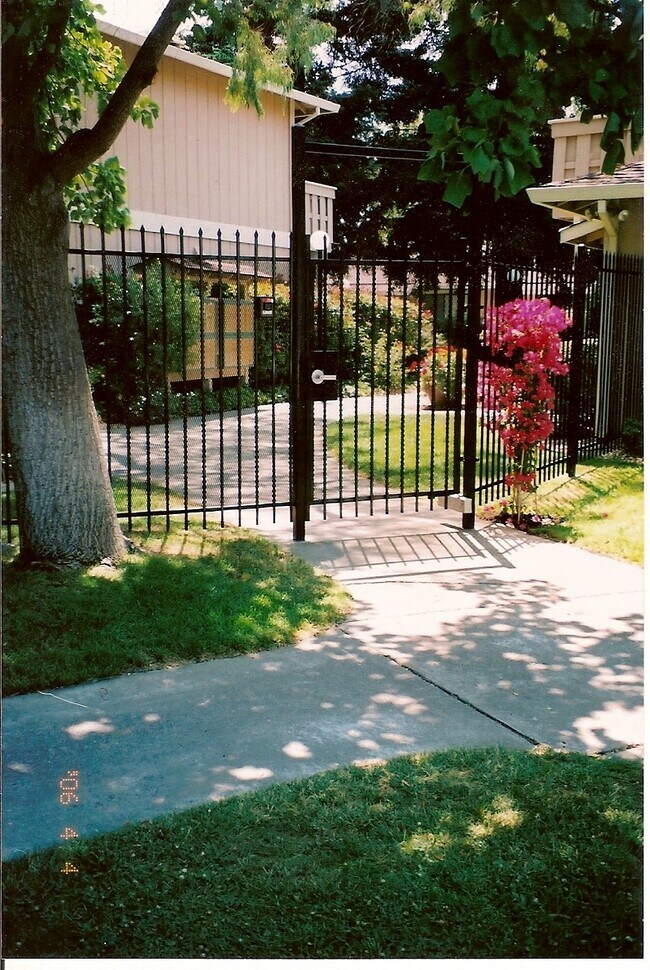 Garden Terrace Apts 2124 Santa Ana Dr Fairfield, CA Apartments for