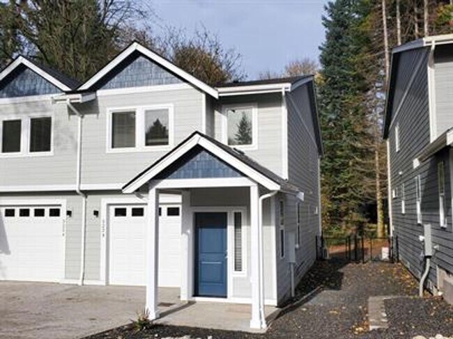 Building Photo - 3 Bedroom 2.5 Bath in Tumwater