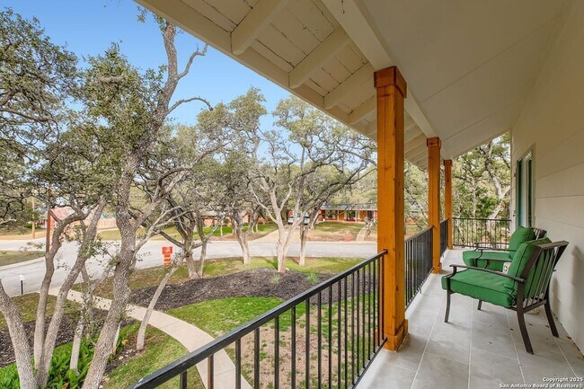 Foto del edificio - 146 Canyon Oaks Dr