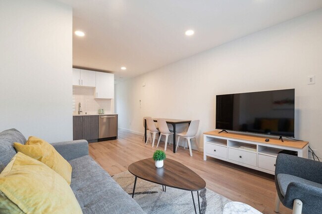 Foto del edificio - 4322 Winslow Pl N