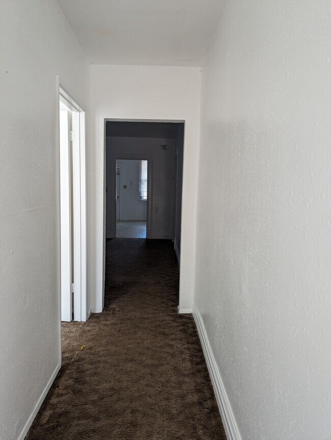 Building Photo - Spacious 3 Bedroom, 1 Bathroom Home for Rent