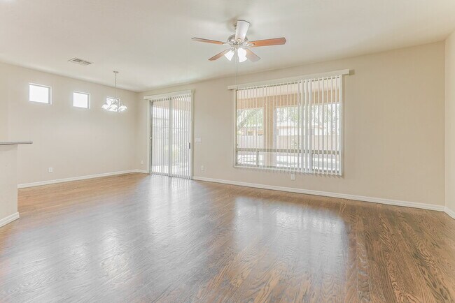 Foto del edificio - 4403 E Maplewood St