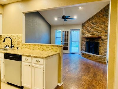 Foto del edificio - 6725 Ridgetop Rd