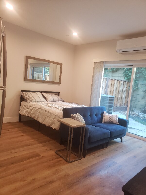 Building Photo - 727 19th St