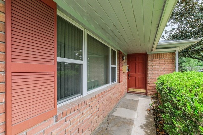 Building Photo - 5450 Stillbrooke Dr
