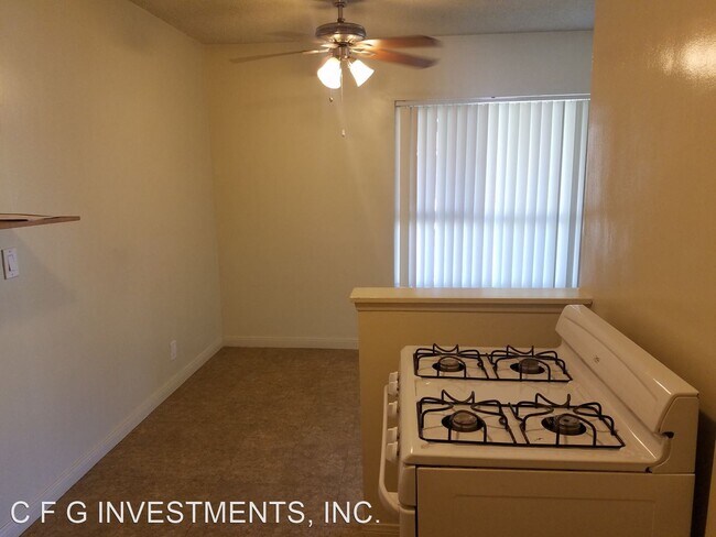 Building Photo - 2215 E Westport Dr