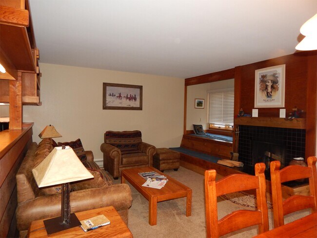 Building Photo - 3655 Teton Dr