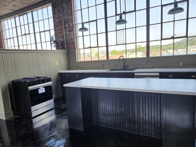Cocina tipo loft - 600 Virginia St W