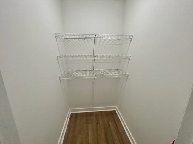 Foto del edificio - Beautifully Renovated 3 Bedroom 2 1/2 Bath...