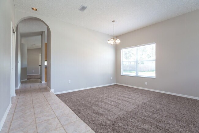 Building Photo - 3337 Bellingham Dr