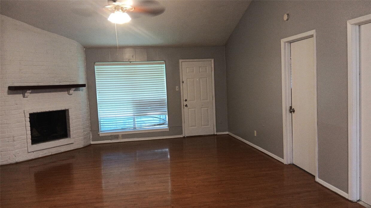 Primary Photo - 7107 Briarfield Dr