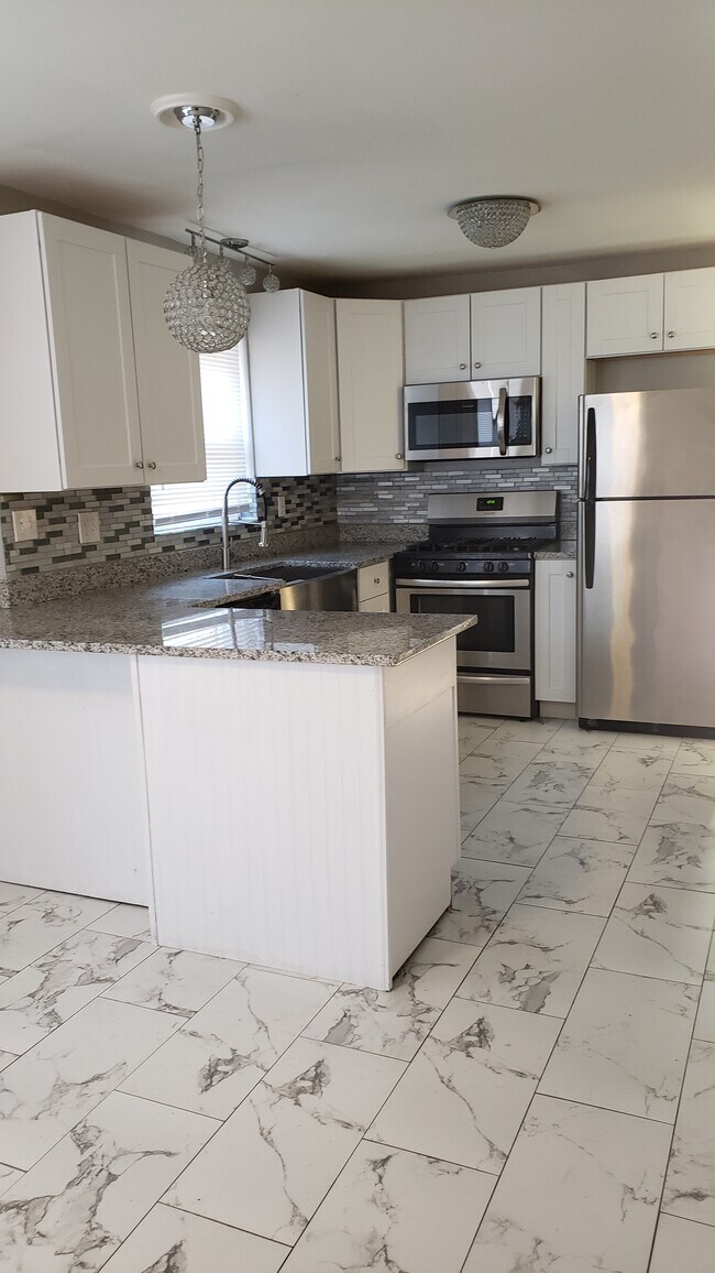 Kitchen - 8509 S State St