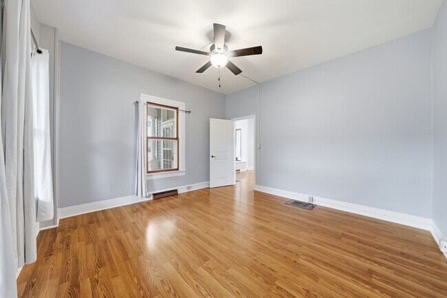 Foto del edificio - 411 N Madison St